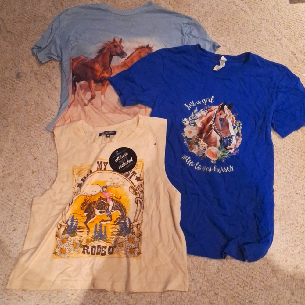 3 horse theme t-shirts